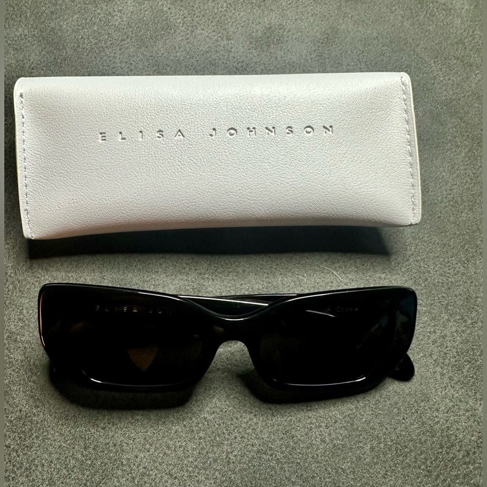 Elisa Johnson Cookie gloss black sunglasses. NWT. Case & new cloth incl.⬇️meas. - Picture 2 of 9
